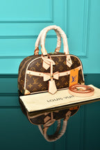 LOUIS VUITTON - Handbag East-West (4 Renk)
