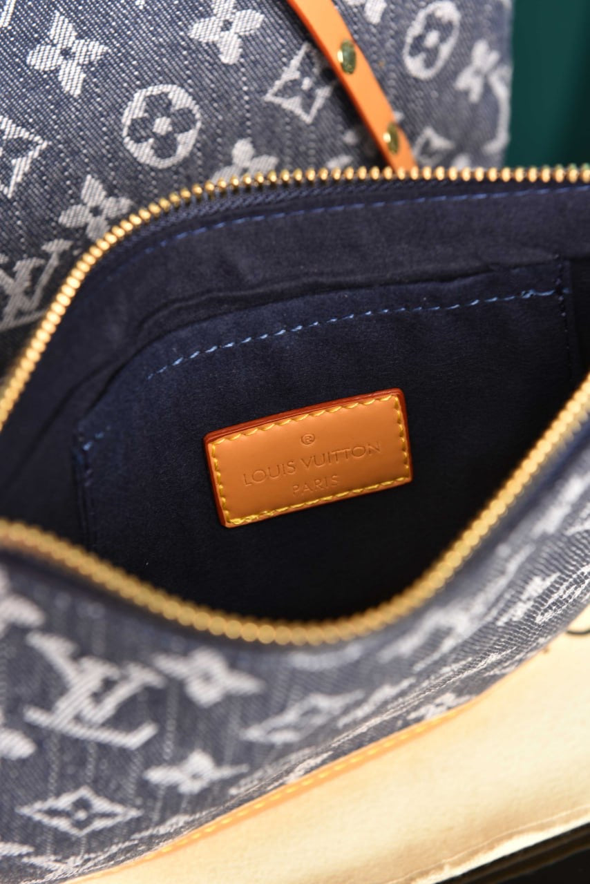 LOUIS VUITTON - Carryall PM (2 Renk)