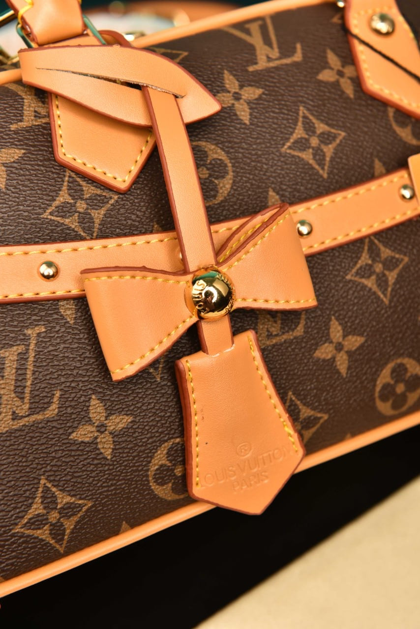 LOUIS VUITTON - Handbag East-West (4 Renk)