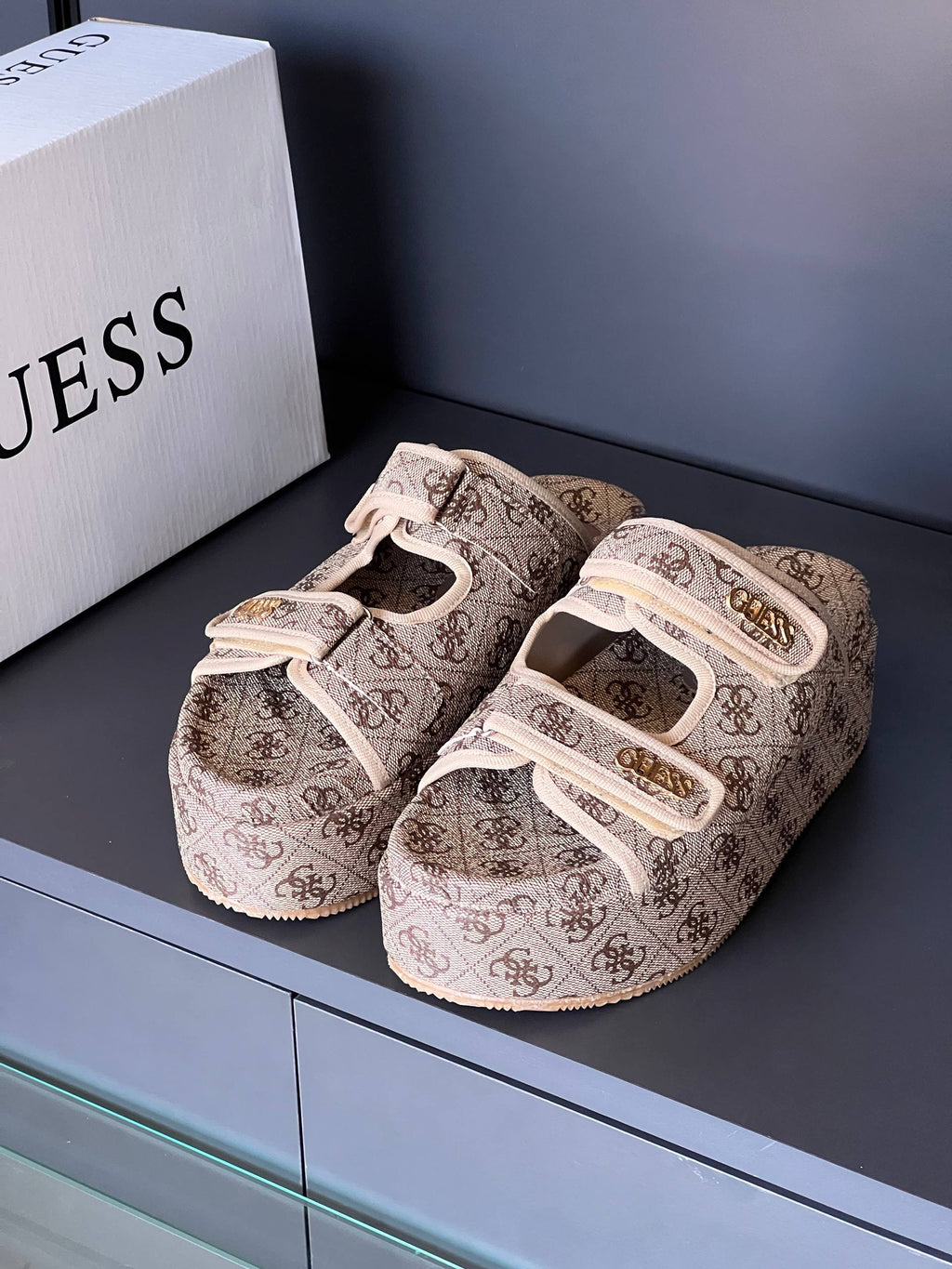 Guess Slippers
