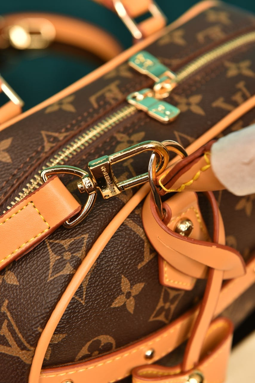 LOUIS VUITTON - Handbag East-West (4 Renk)