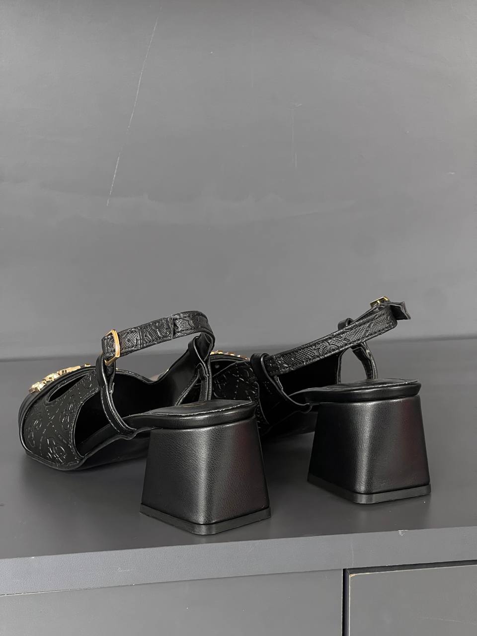 GUESS Heels