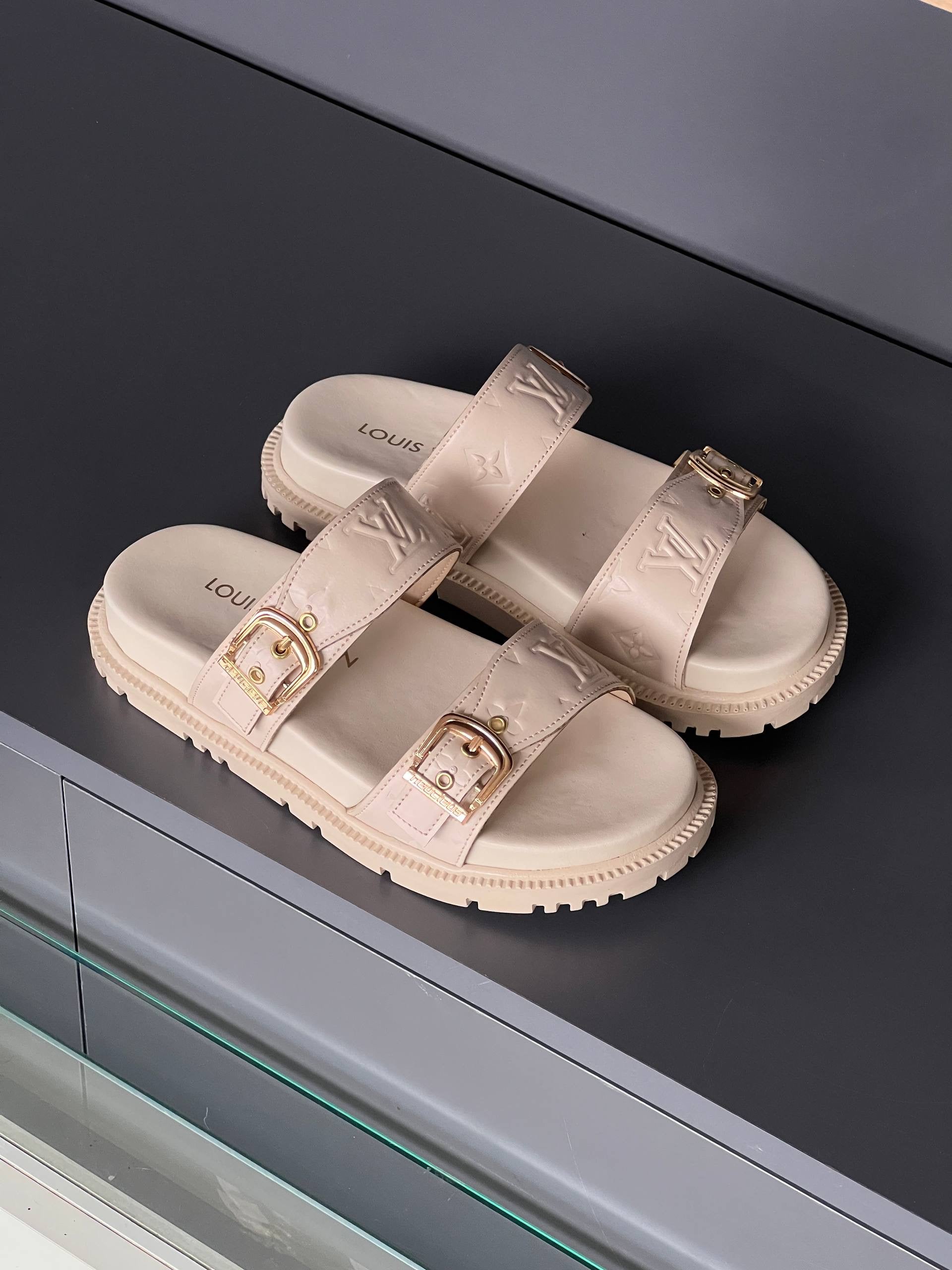 Louis Vuitton Slipper