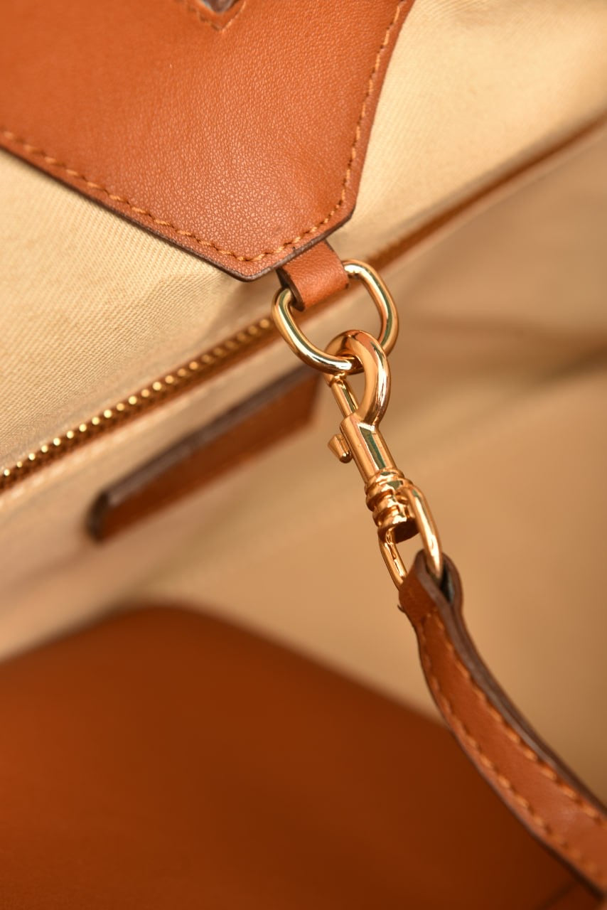 YVES SAINT LAURENT- Y Tote in Leather Bag (4 Renk)