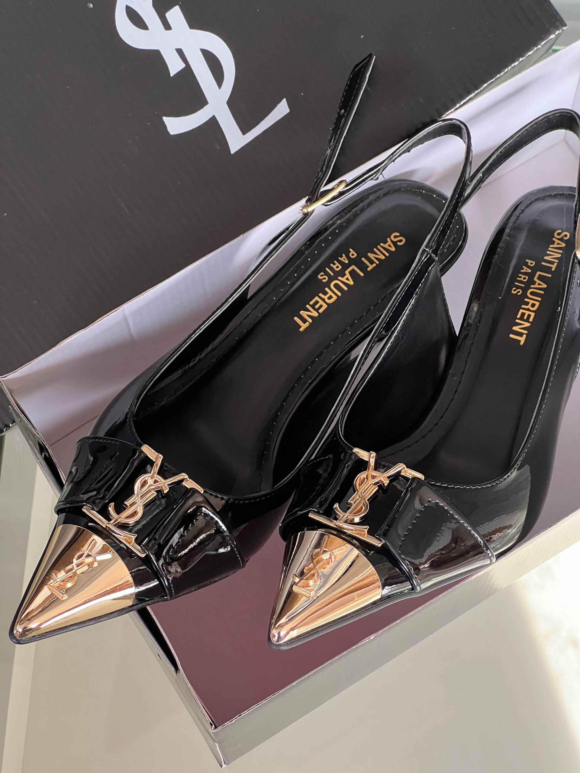 Ysl  YVES SAINT LAURENT