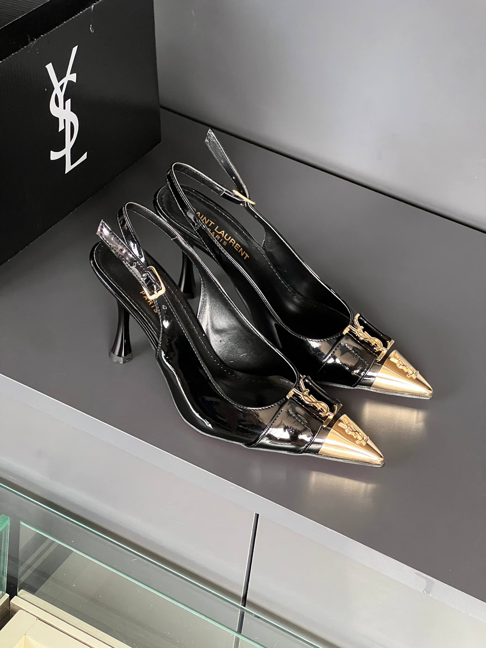 Ysl  YVES SAINT LAURENT