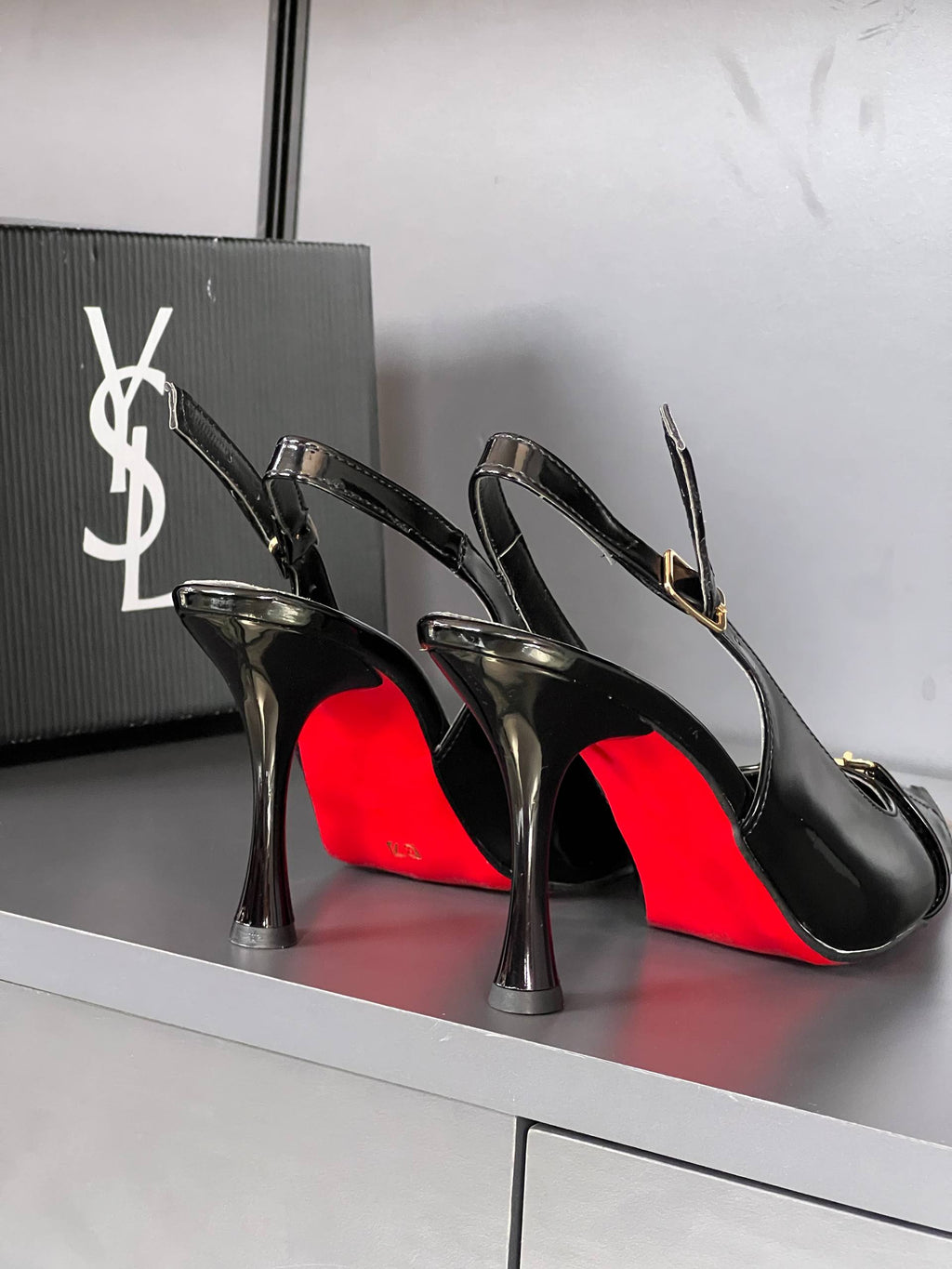 Ysl  YVES SAINT LAURENT