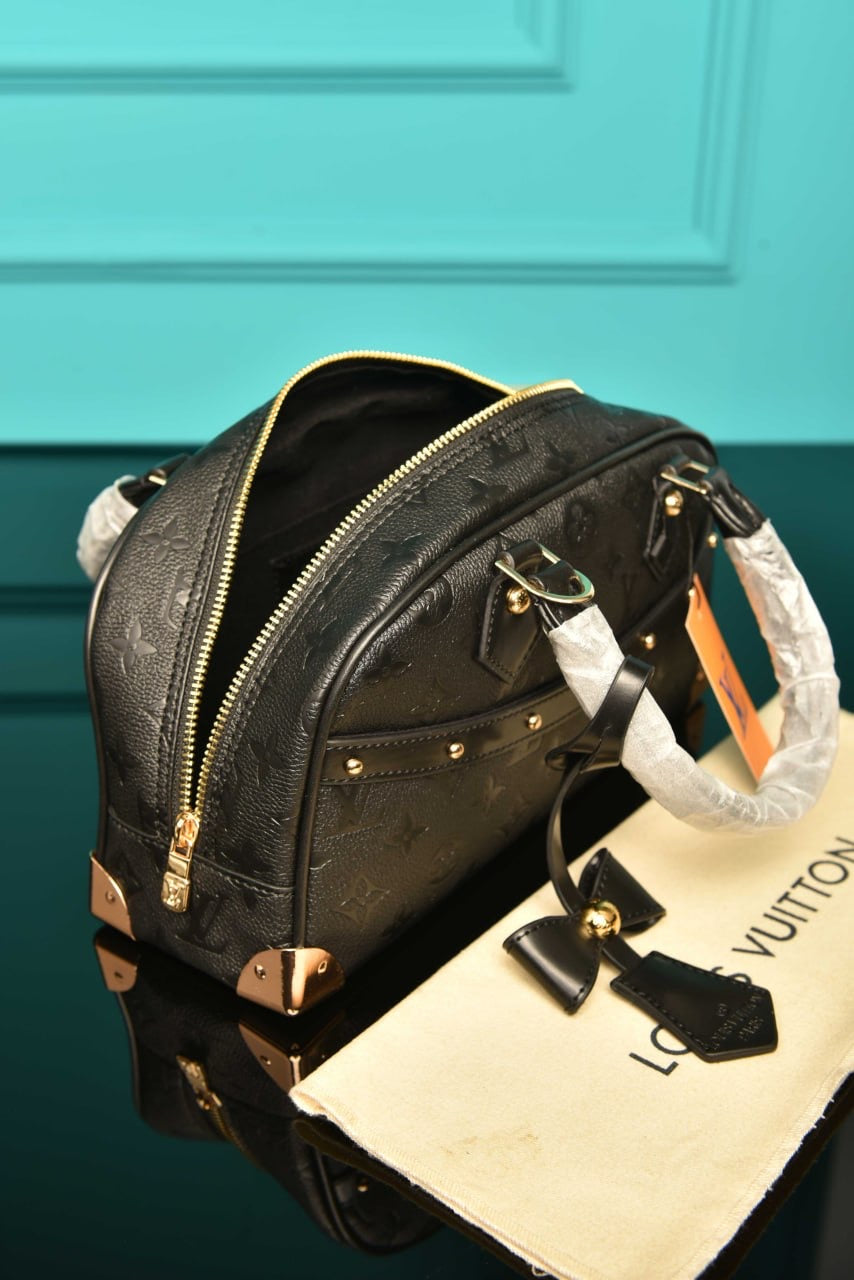 LOUIS VUITTON - Handbag East-West