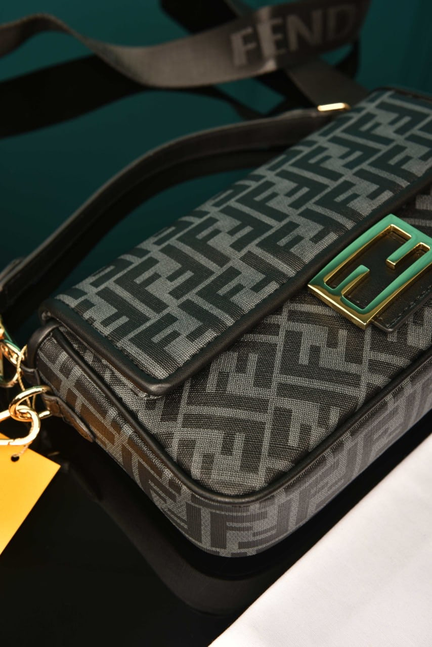 FENDİ - Baguette bag (4 Renk)