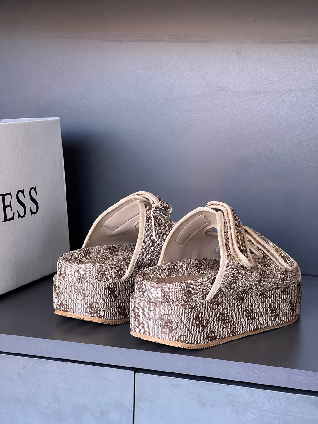 Guess Slippers