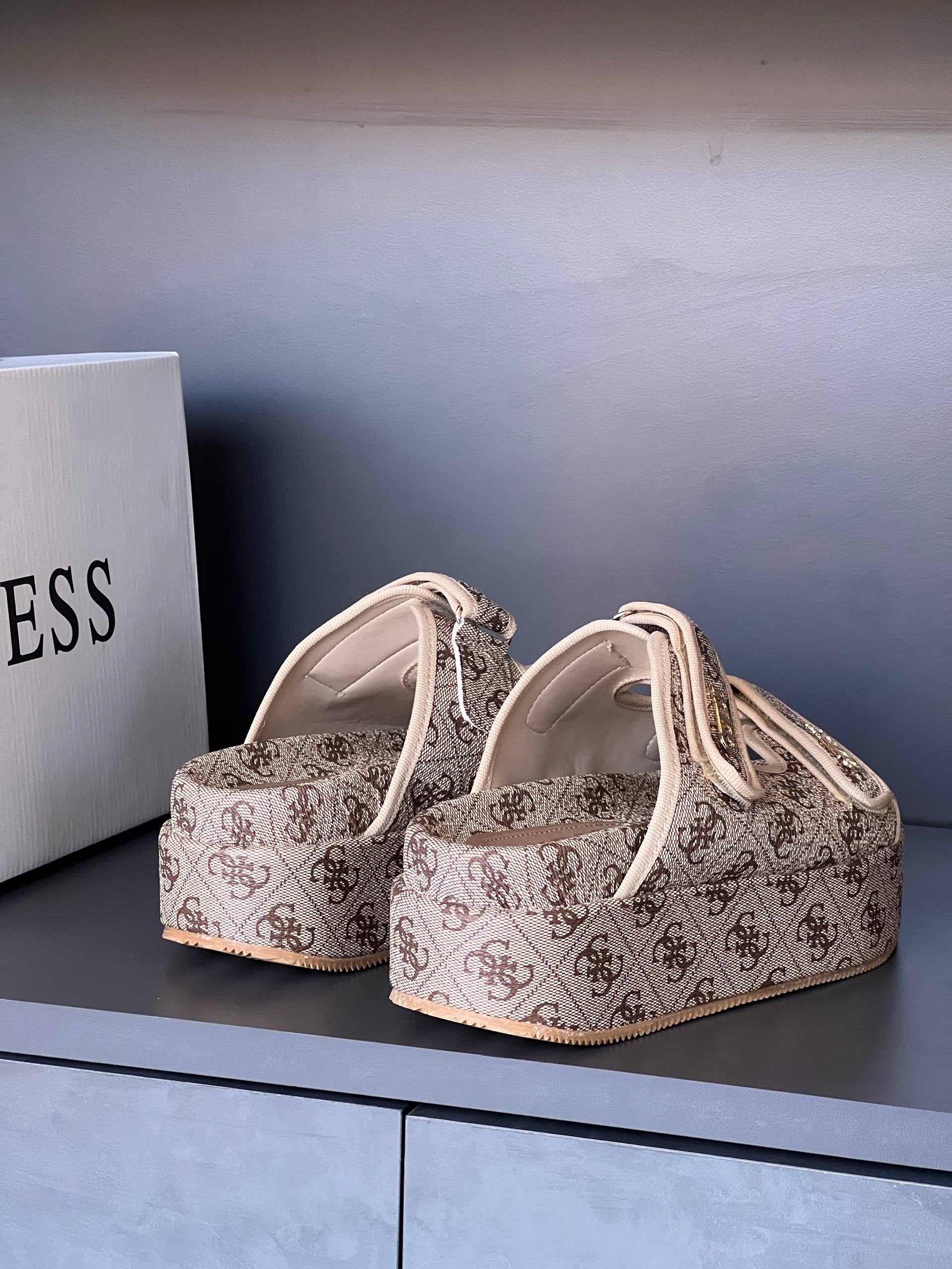 Guess Slippers