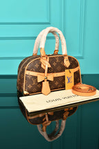 LOUIS VUITTON - Handbag East-West (4 Renk)