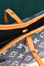 LOUIS VUITTON - Carryall PM (2 Renk)