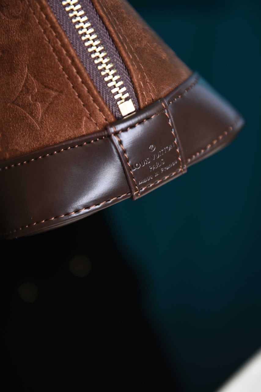 LOUIS VUITTON - Alma BB Bag in Suede (3 Renk)