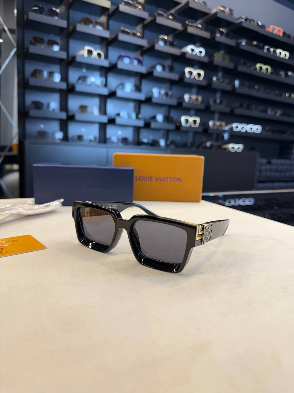 Louis Vuitton - İthal Sunglasses