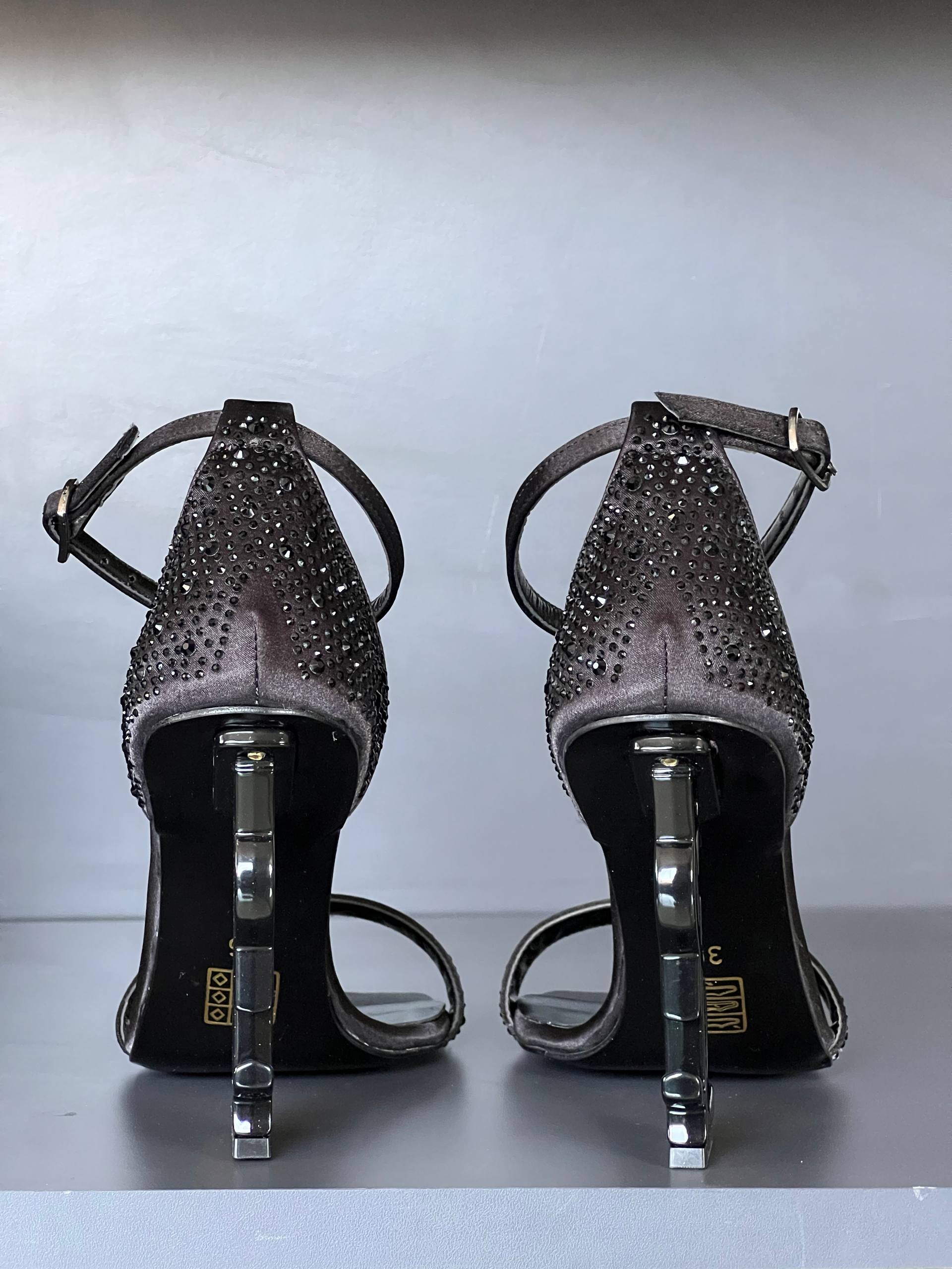 Ysl  YVES SAINT LAURENT