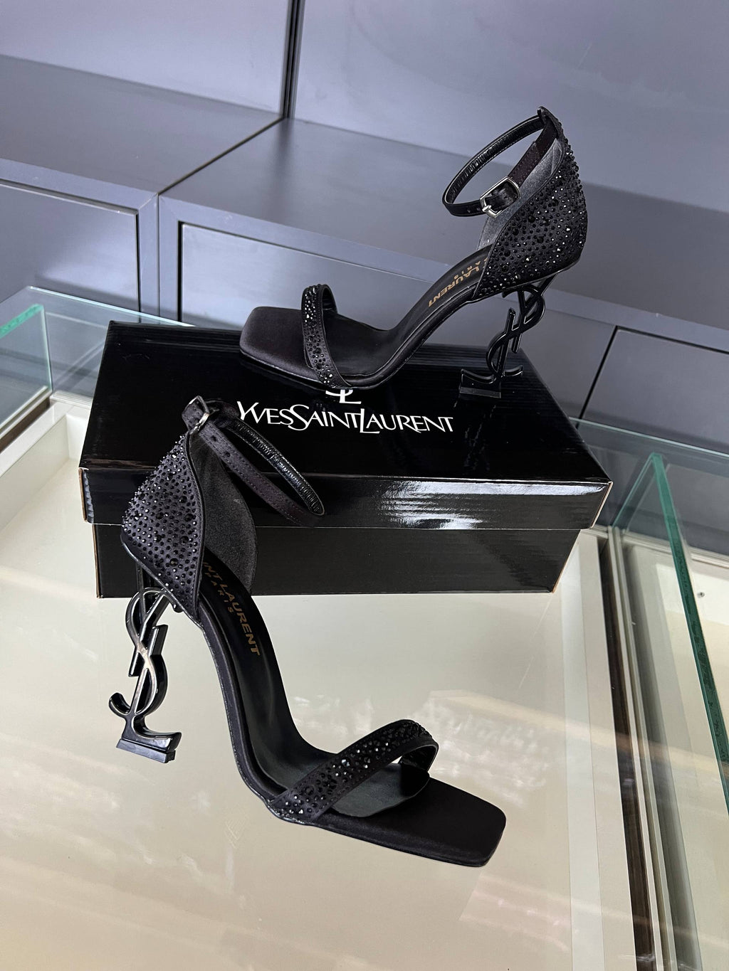 Ysl  YVES SAINT LAURENT